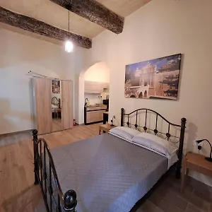 https://valletta-floriana-one-bedroom-studio-house.qawrahotelsmalta.org