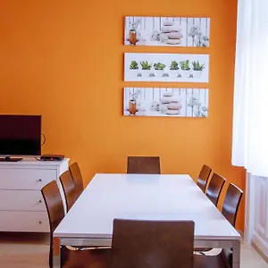 Centre With 3 Bathrooms Appartamento